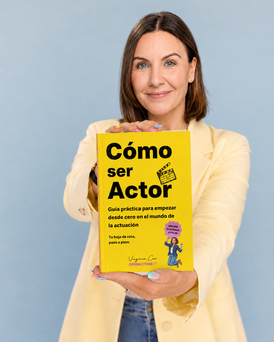 Virginia Cao con su libro Cómo ser Actor — guía práctica para actores principiantes Openacting